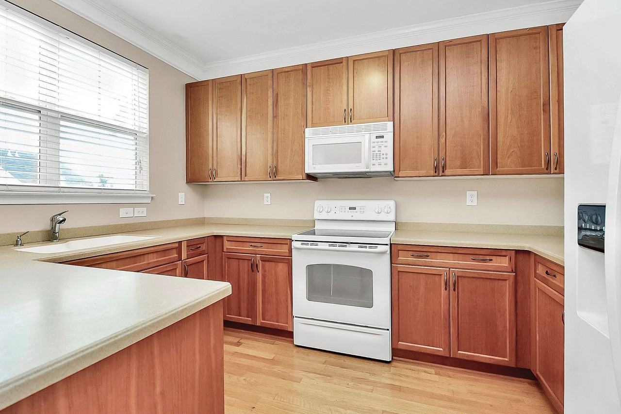 8324 Scotney Bluff Ave - Photo 6 of 16