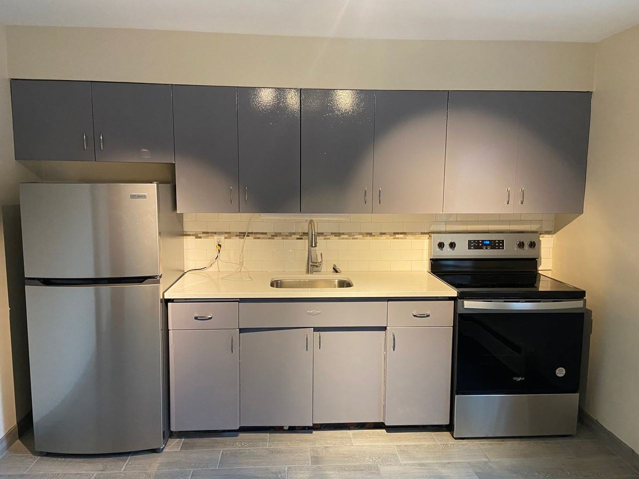 584 Starin - Photo 2 of 12