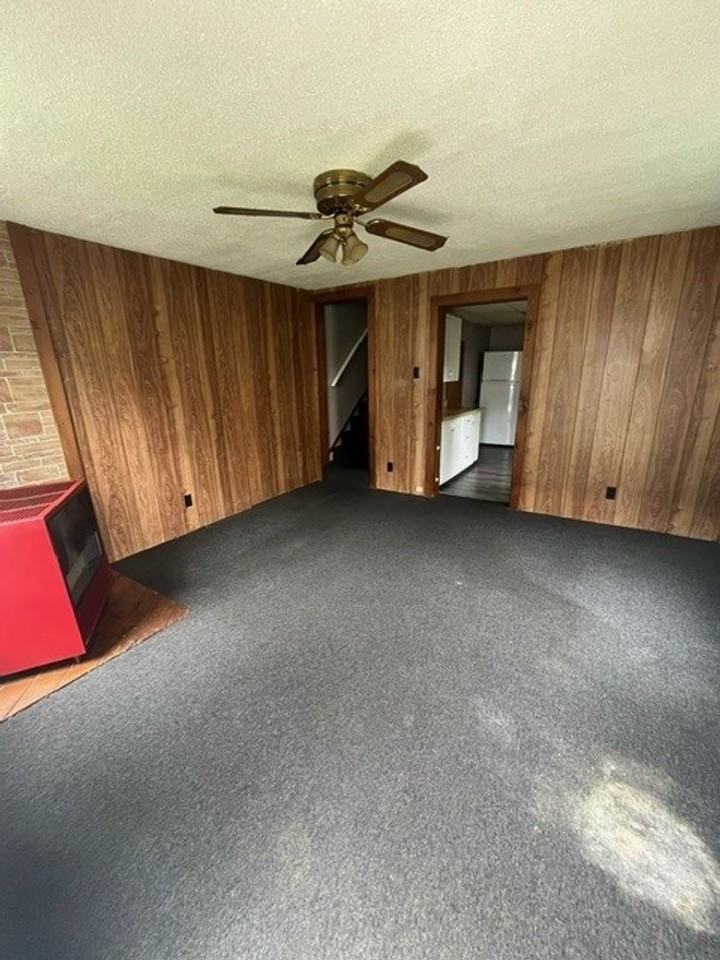 503 Center Ave - Photo 2 of 8