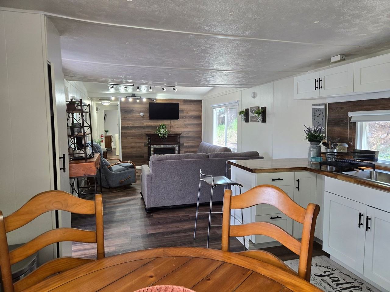 214 Hideaway Ln - Photo 6 of 30