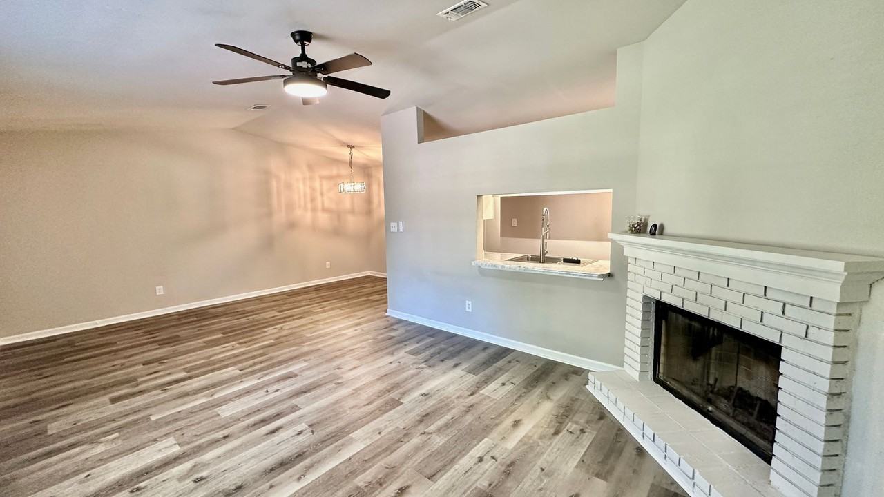 2323 Via Sardinia St - Photo 3 of 21