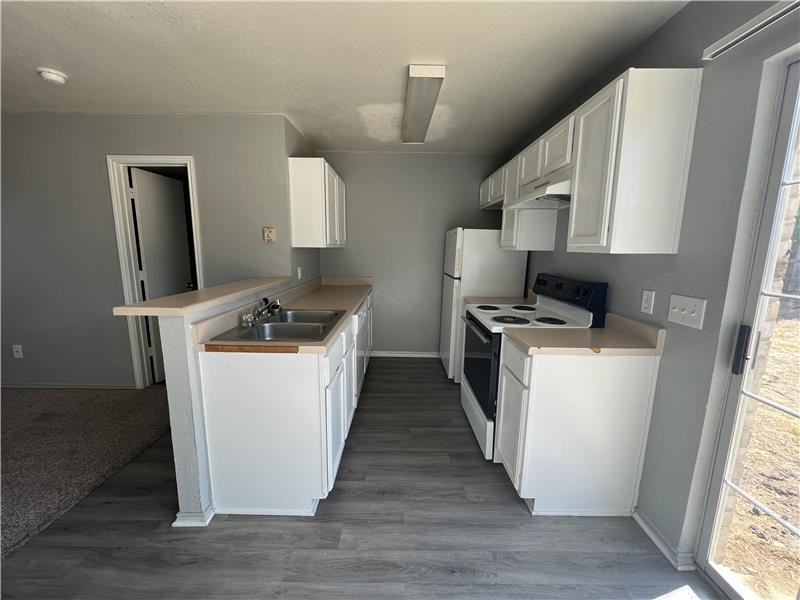 5908 Greengate Dr #B - Photo 5 of 13