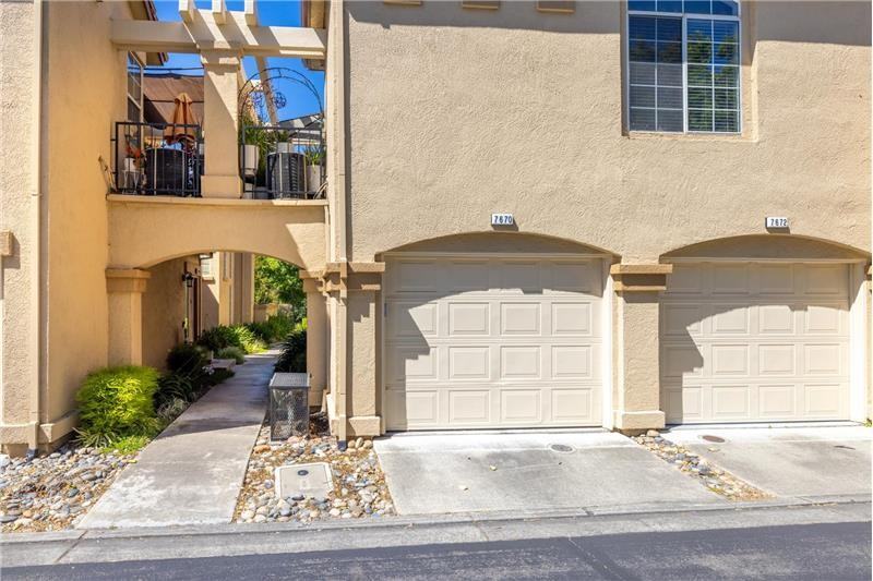 7672 Tuscany Dr - Photo 2 of 32