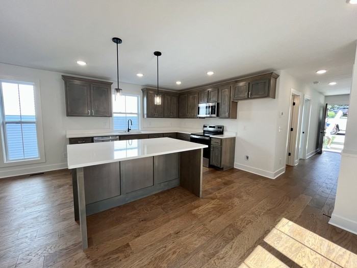 218 High St Apt B - Photo 3 of 49