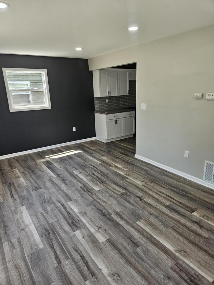 1024 Clark Rd - Photo 3 of 10
