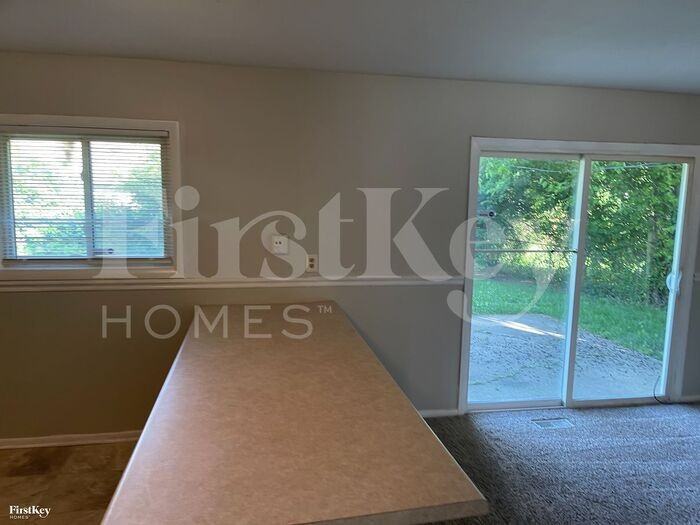 3639 Ireland Dr - Photo 3 of 11