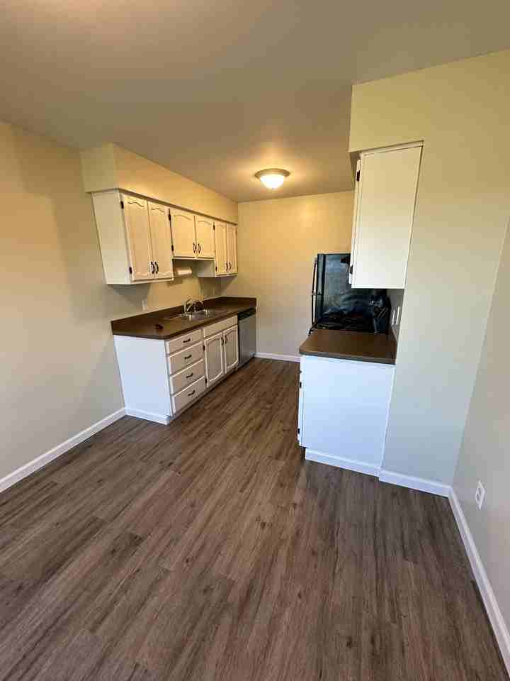3900 N Saginaw Rd - Photo 2 of 12