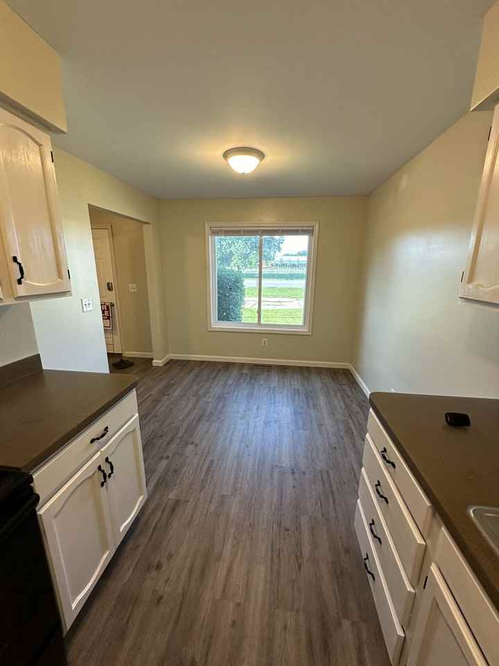 3900 N Saginaw Rd - Photo 3 of 12