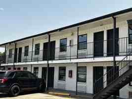 featured image of 2617 Napoleon St #9