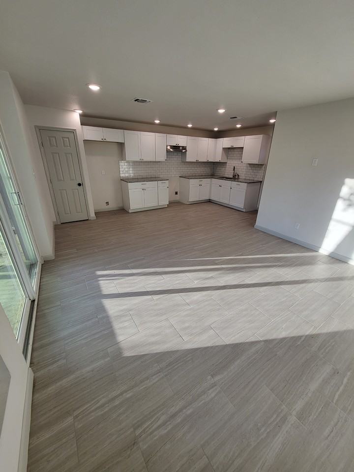 2417 Castroville Rd #2101 - Photo 2 of 26