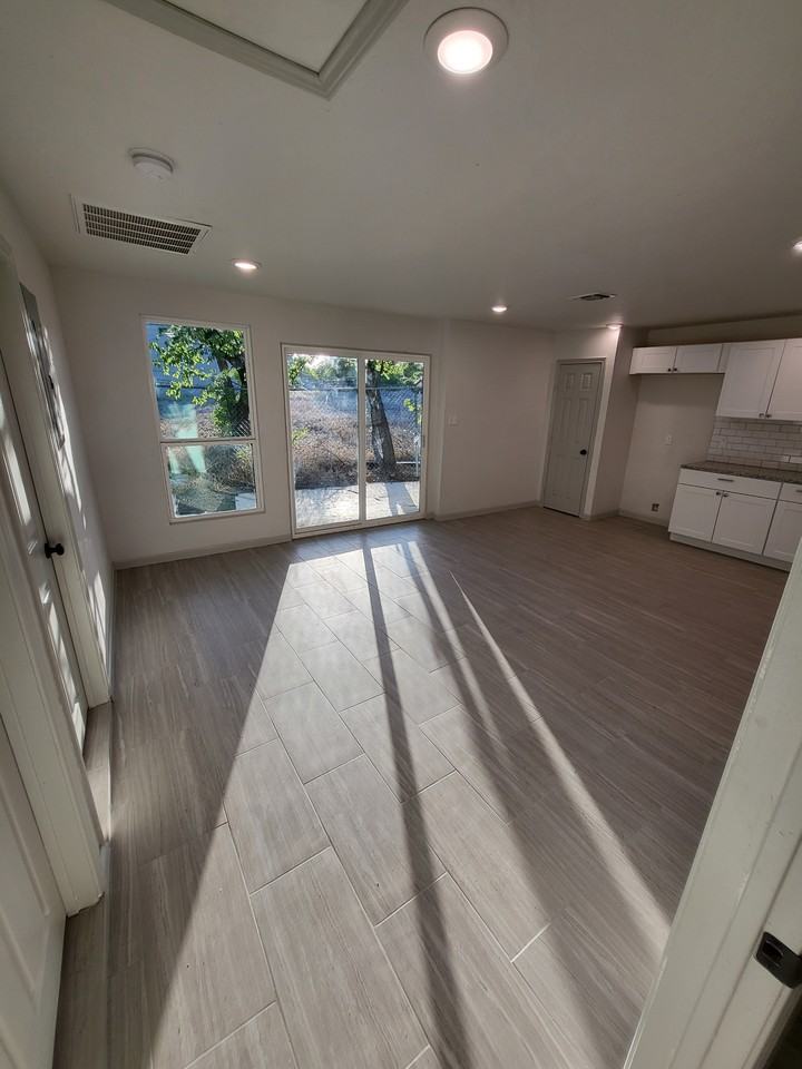 2417 Castroville Rd #2101 - Photo 3 of 26