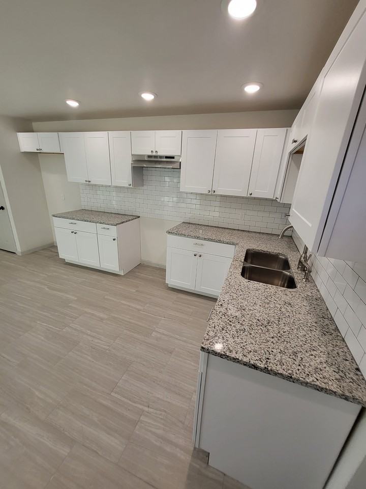 2417 Castroville Rd #2101 - Photo 6 of 26