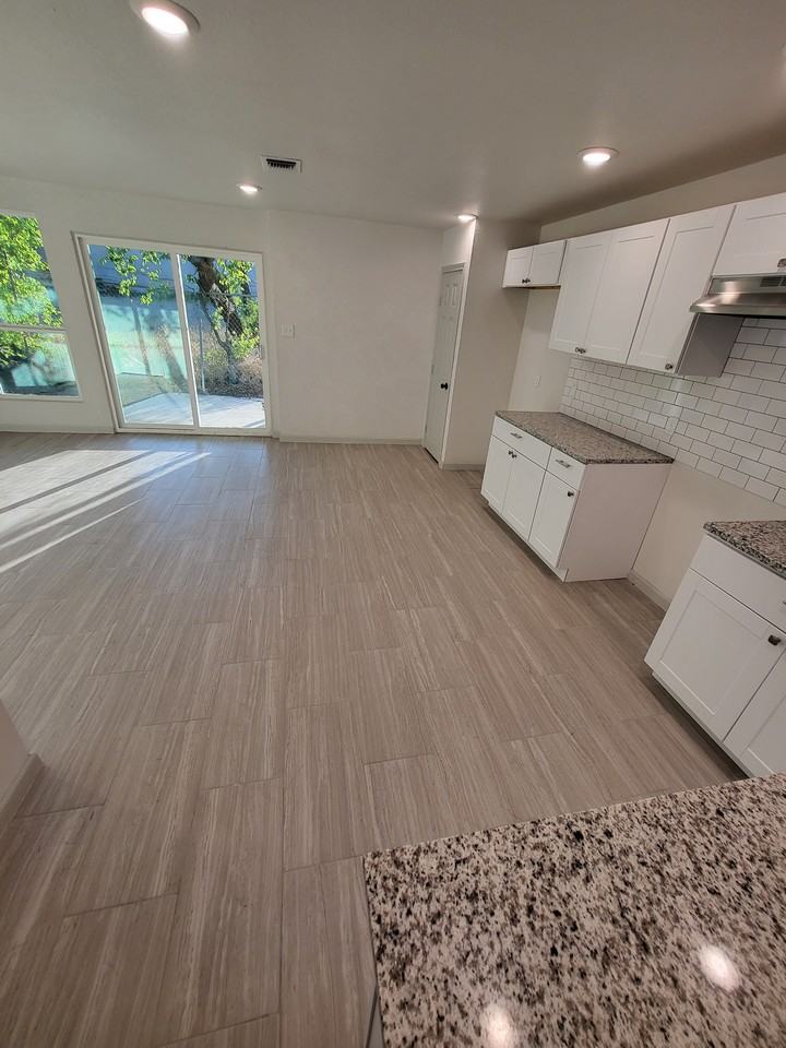 2417 Castroville Rd #2101 - Photo 7 of 26