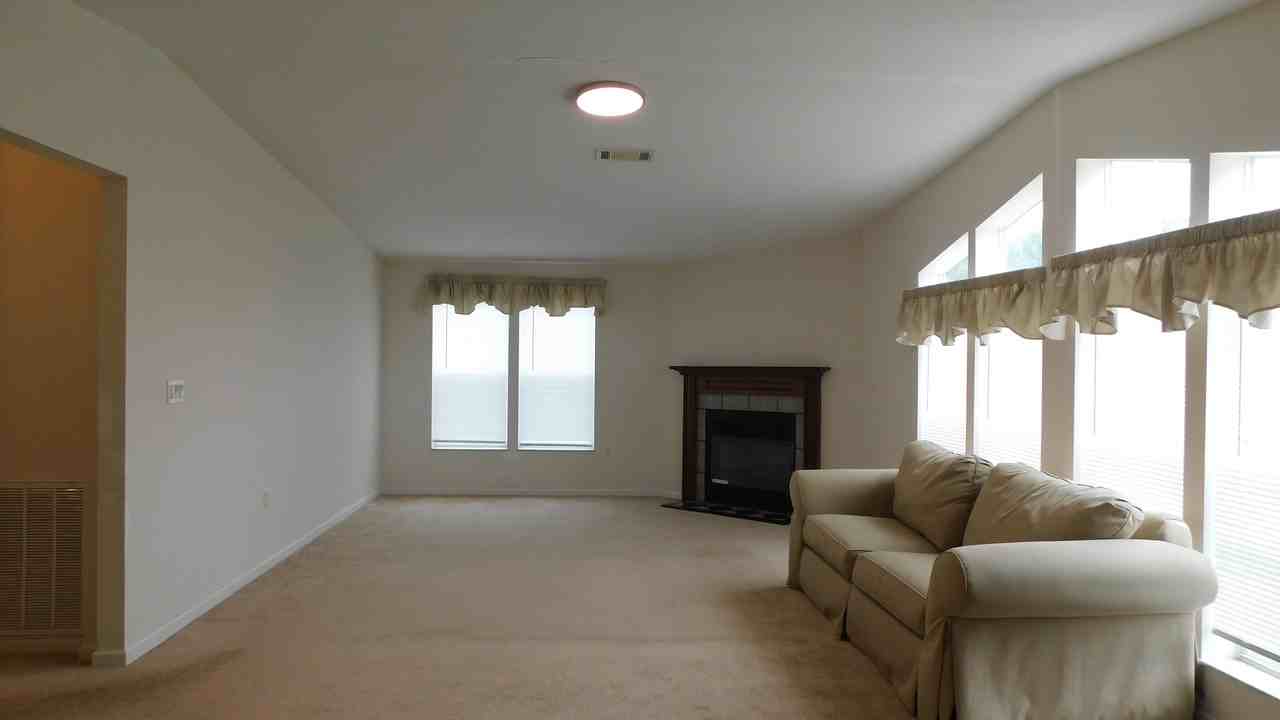 11018 Sw Thornton Ave #NA - Photo 3 of 14