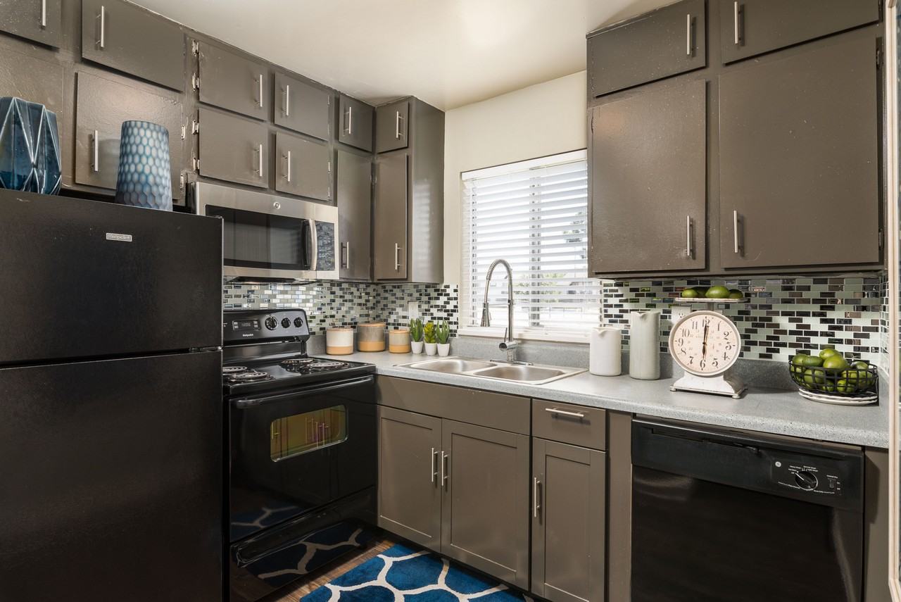 400 Century 21 Dr - Photo 2 of 14