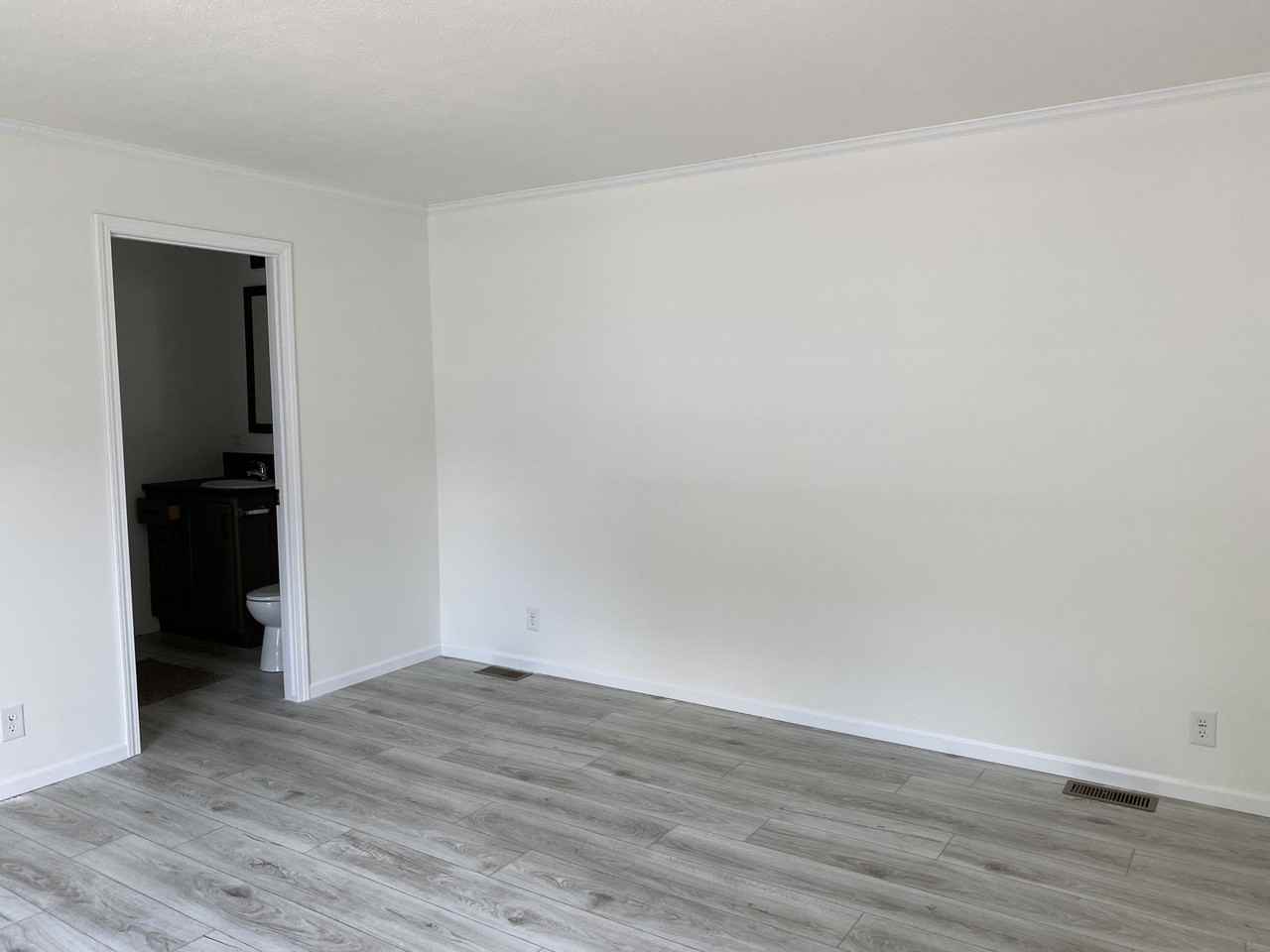 301 N Snell #26 - Photo 6 of 6