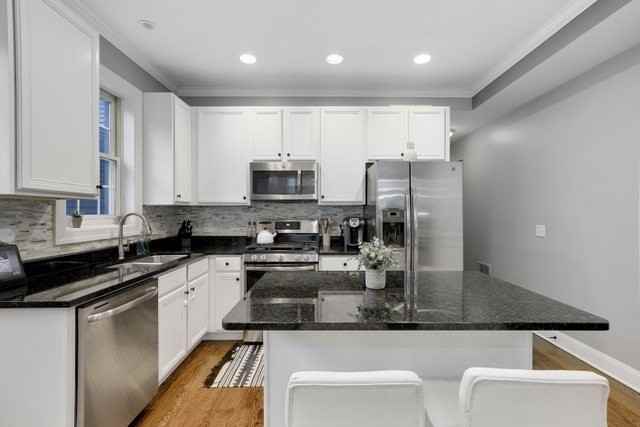 2838 N Damen Ave #2 - Photo 3 of 21