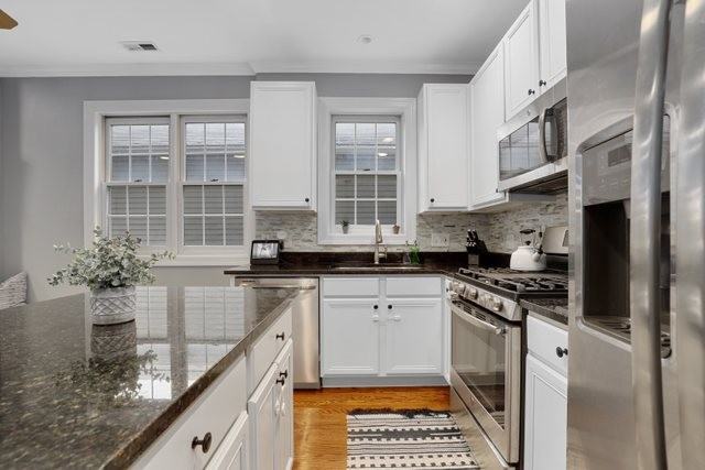2838 N Damen Ave #2 - Photo 4 of 21