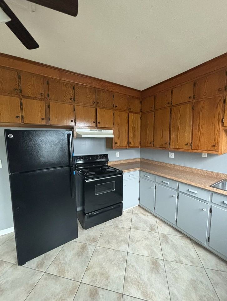72-74 Mechanic Street #B - Photo 2 of 10