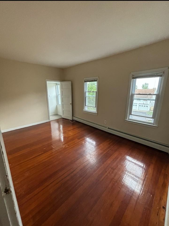 72-74 Mechanic Street #B - Photo 3 of 10