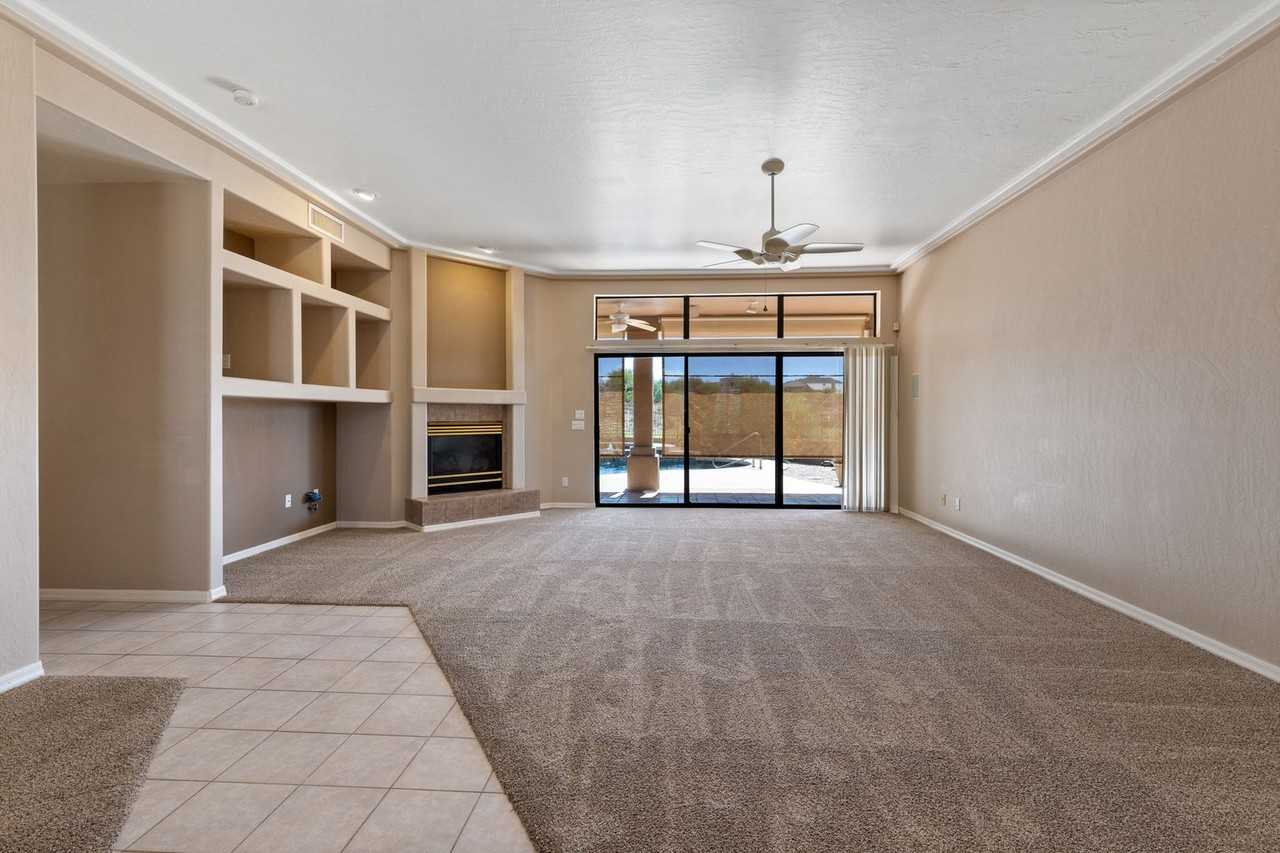 4237 N Recker Rd - Photo 3 of 40