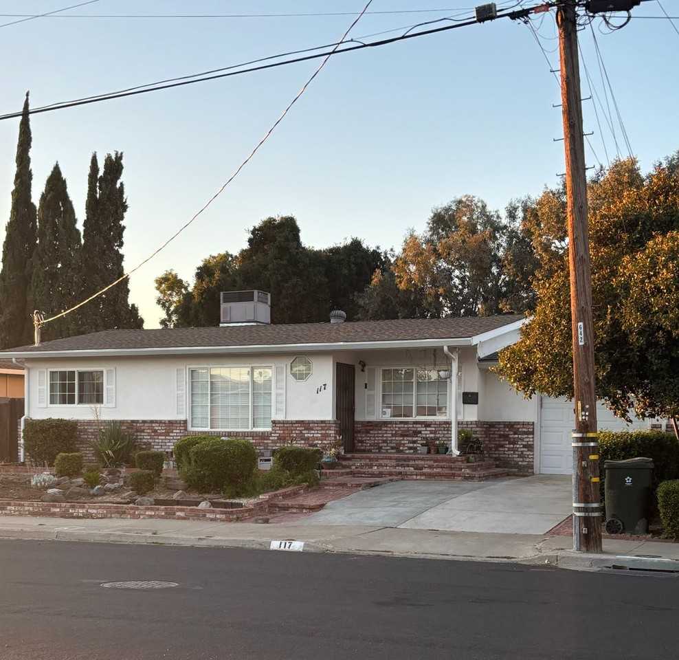 117 E Madill St - Photo 2 of 18