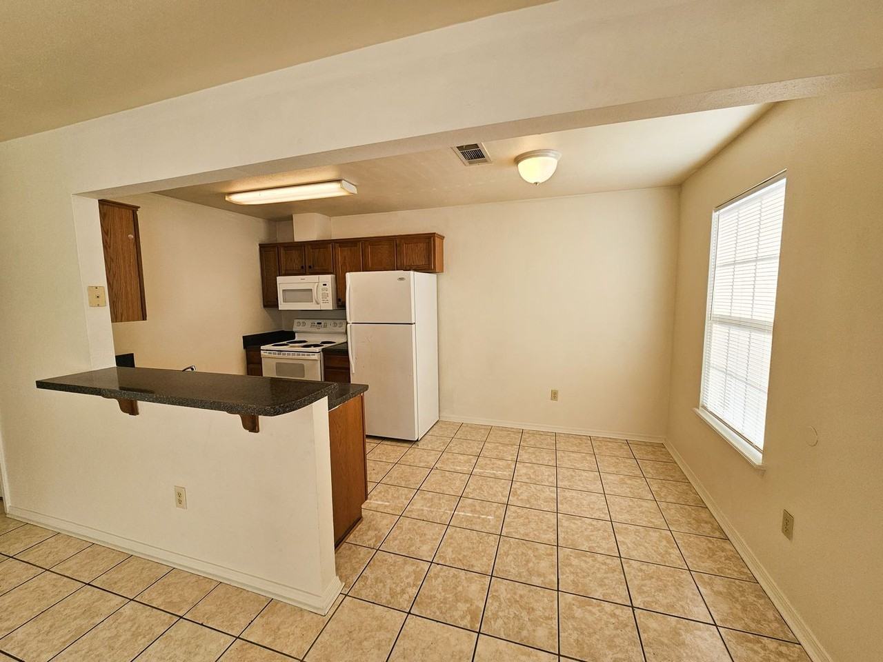 1859 Brazil Ave - Photo 3 of 9