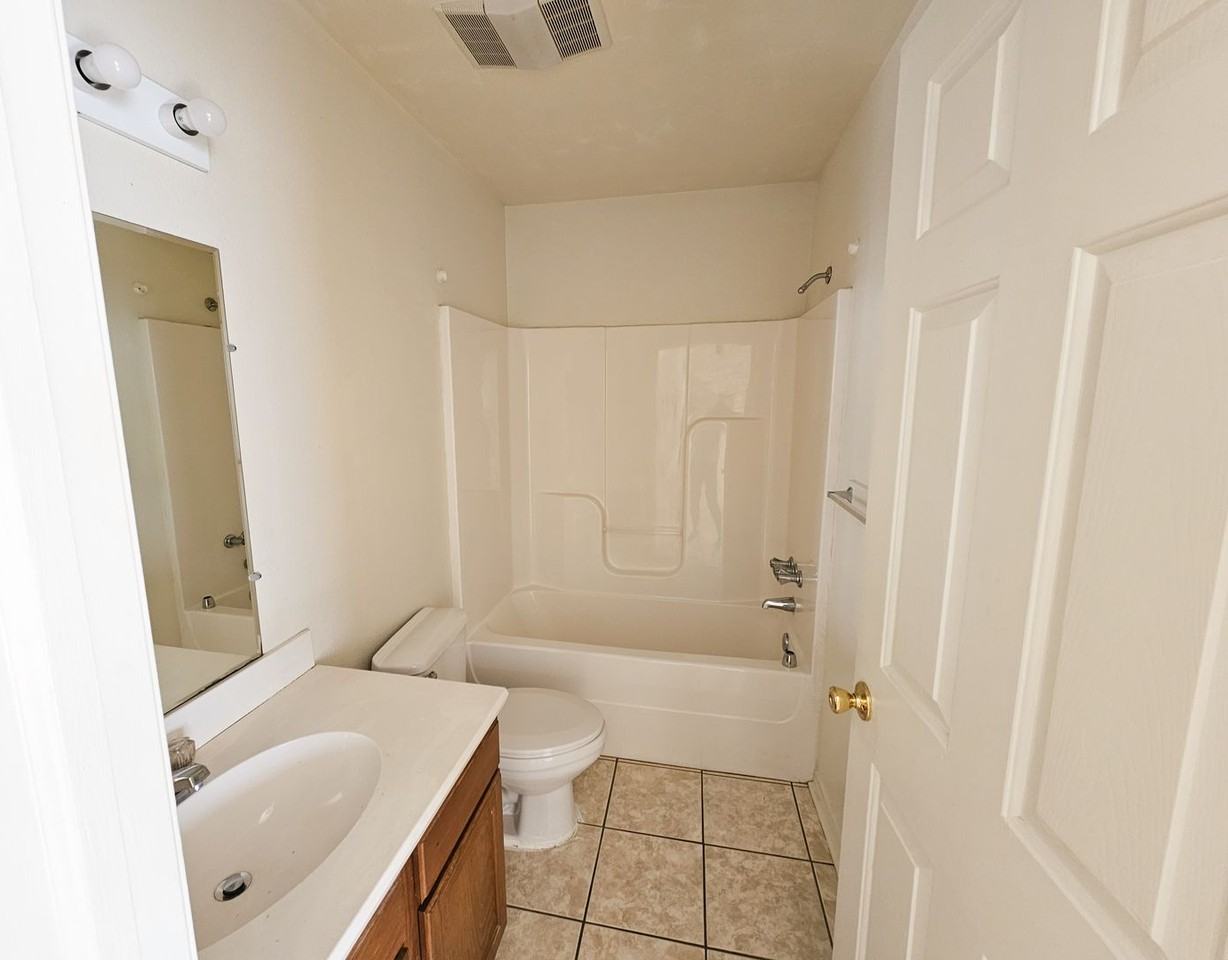 1859 Brazil Ave - Photo 6 of 9