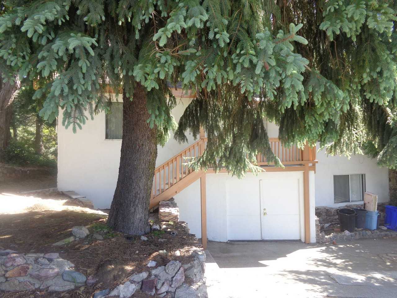 1025 Summit Dr - Photo 3 of 28