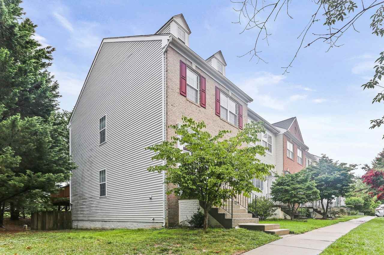 20 Castle Garden Ct - Photo 3 of 20