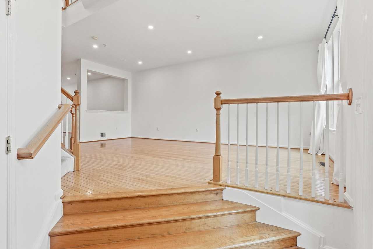 20 Castle Garden Ct - Photo 4 of 20