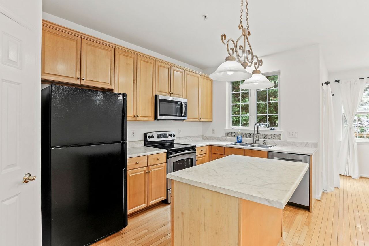 20 Castle Garden Ct - Photo 7 of 20