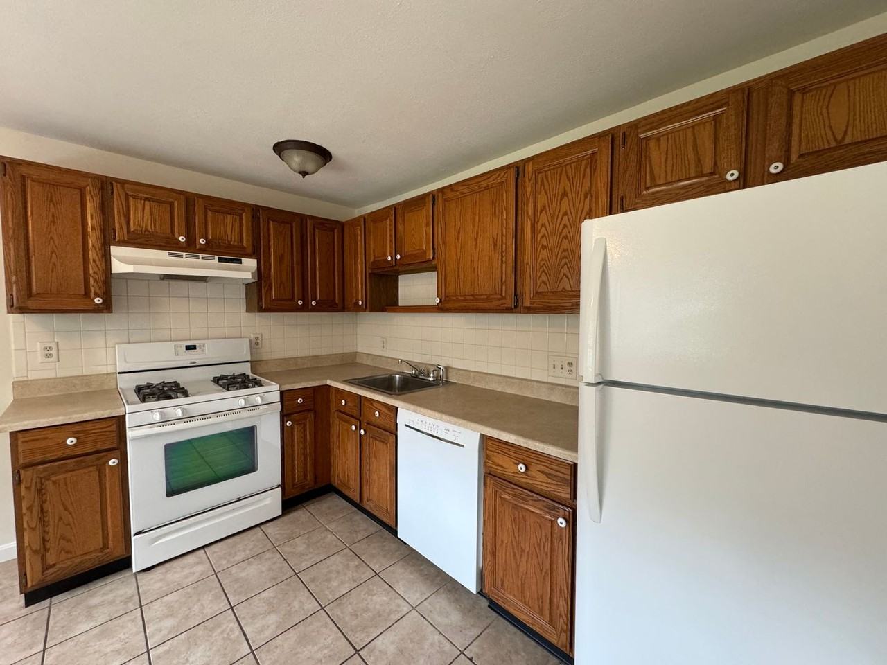 70 Edgelawn Ave - Photo 3 of 25
