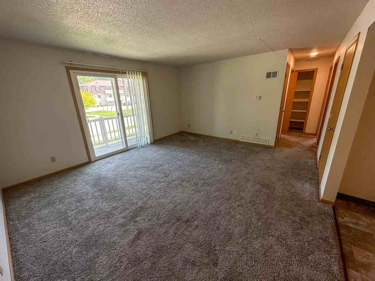 4606 Ontario - Photo 3 of 32