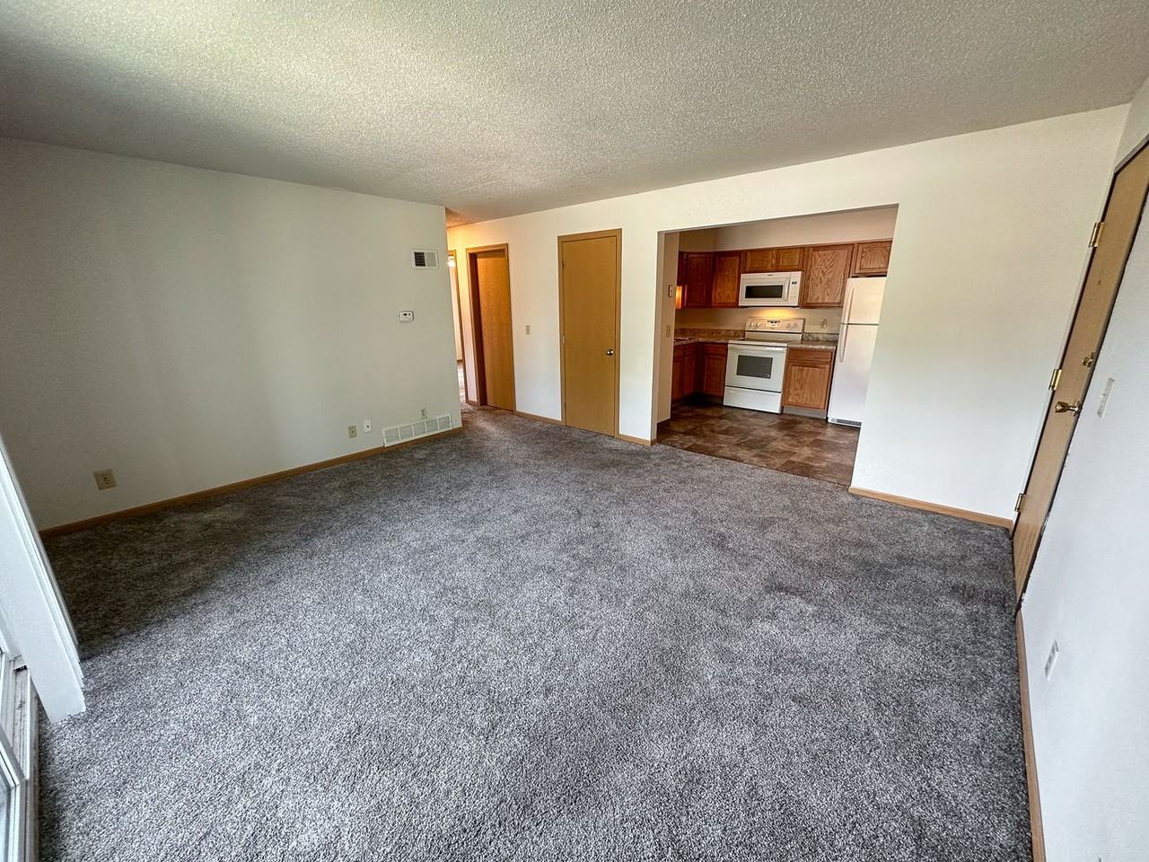 4606 Ontario - Photo 4 of 32