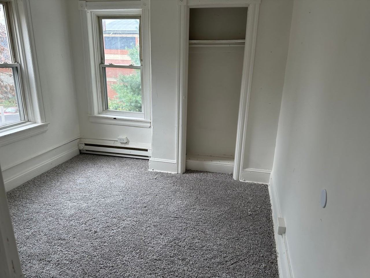 420 Valley Rd - Photo 5 of 12