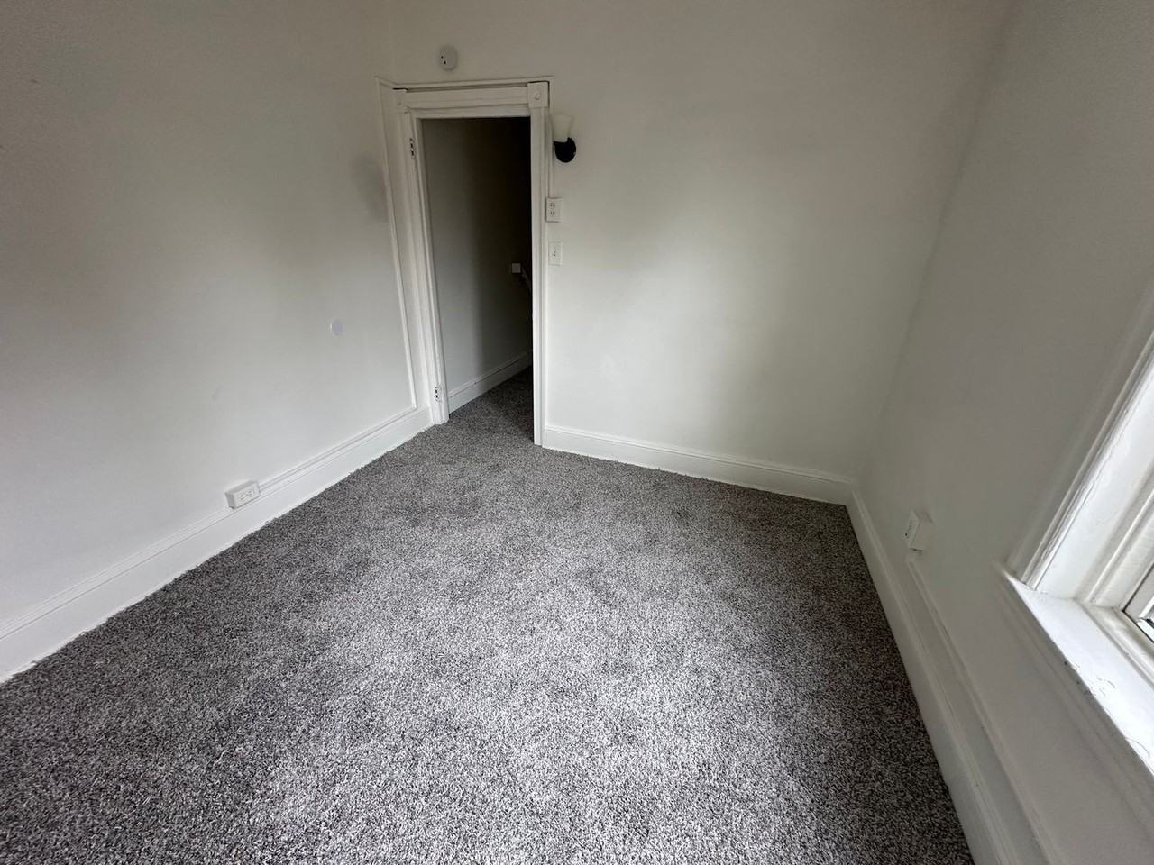 420 Valley Rd - Photo 6 of 12