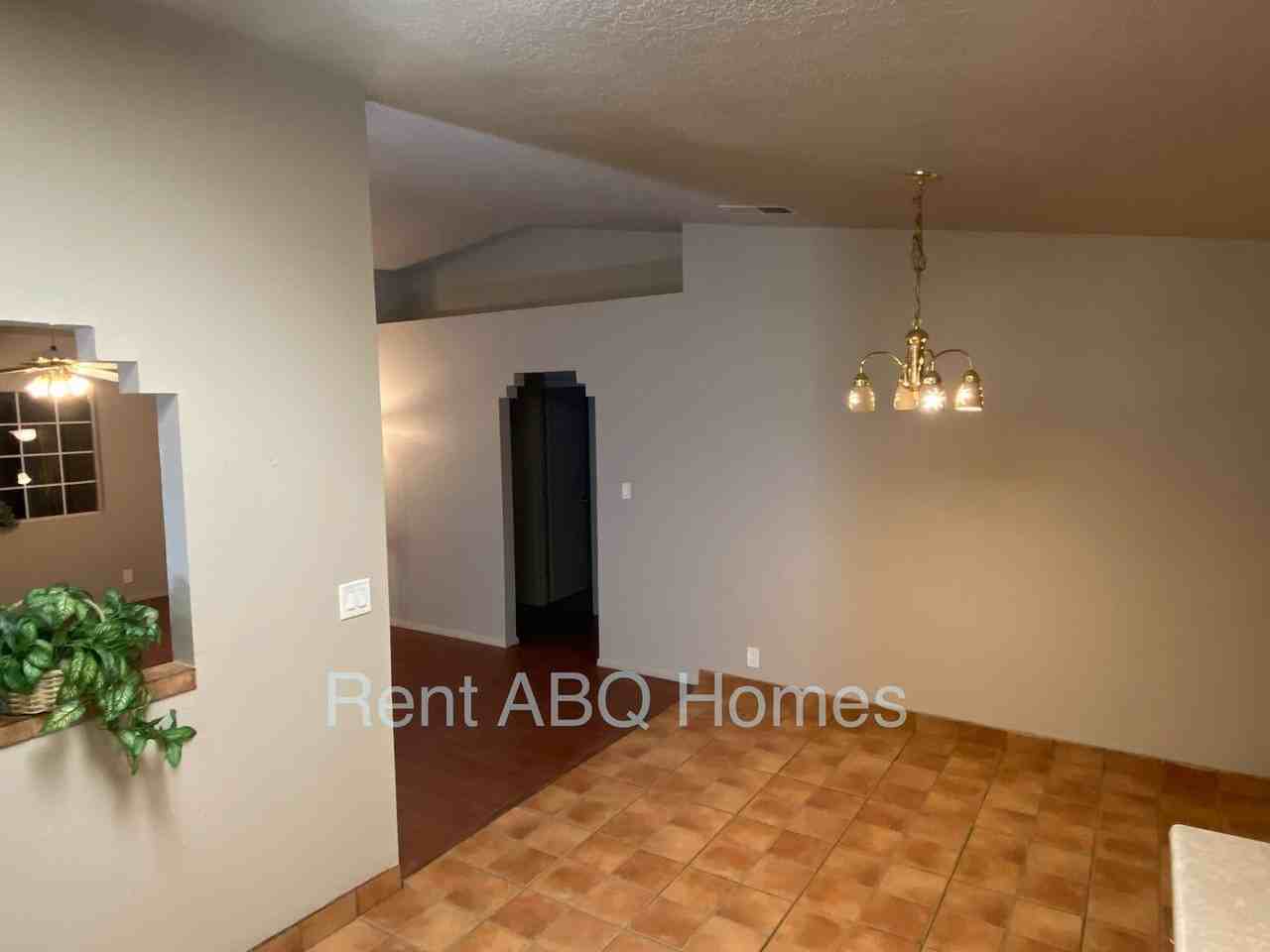 1216 Diamond Pl Sw - Photo 4 of 7