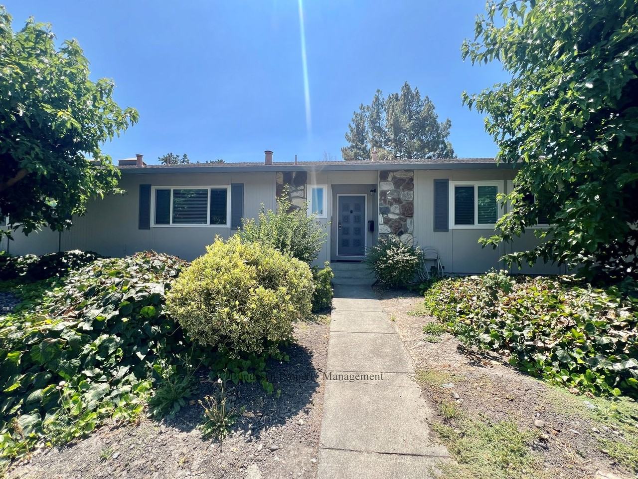 410 Sutter St - Photo 2 of 12