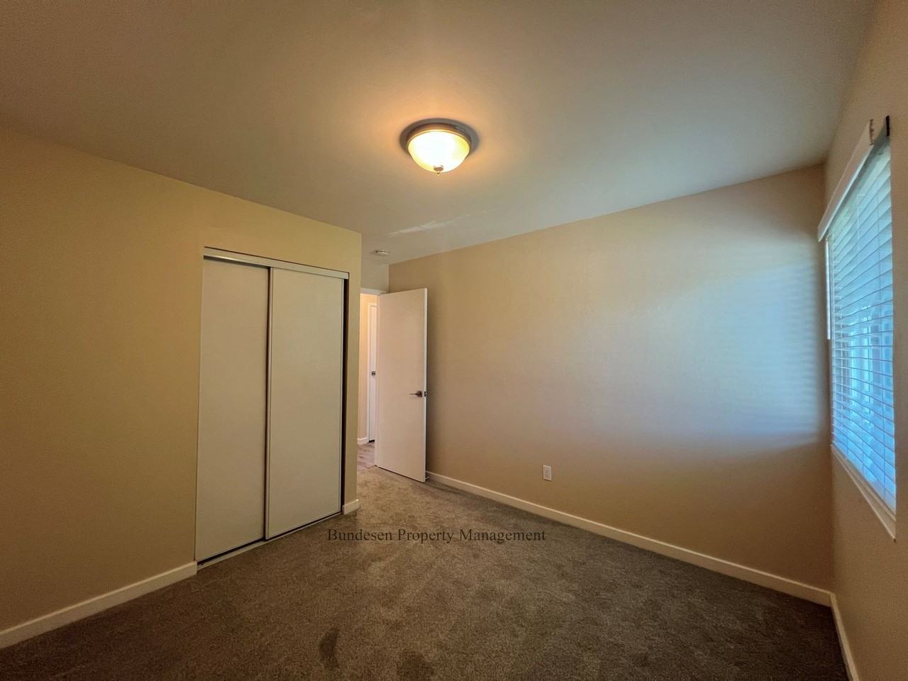 410 Sutter St - Photo 6 of 12