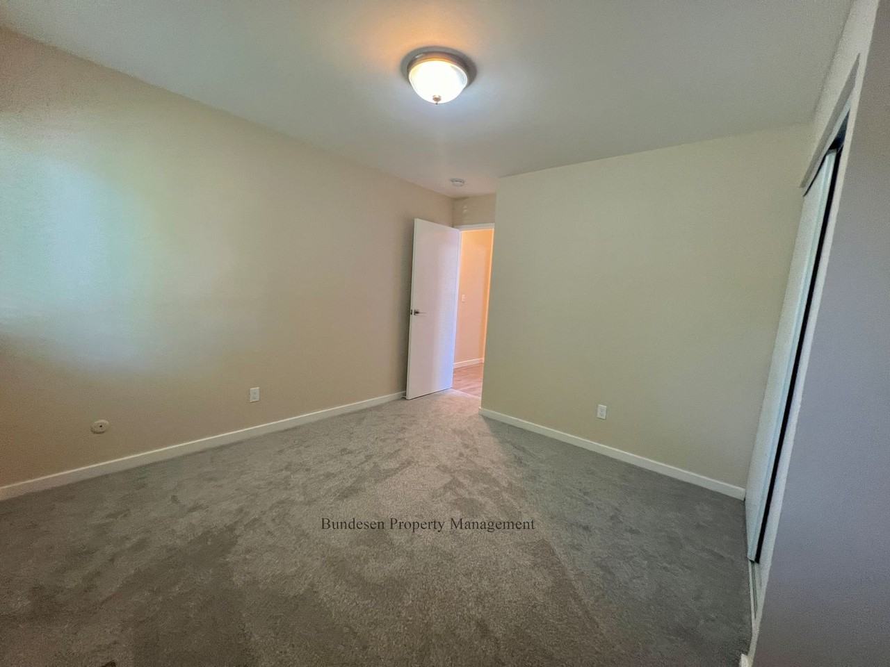 410 Sutter St - Photo 7 of 12