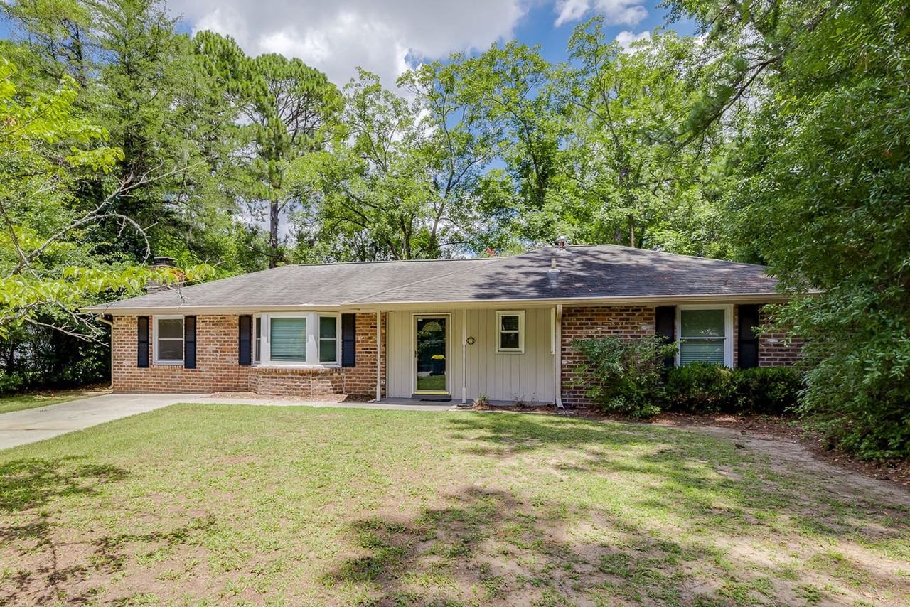 4 Castle Ct - Photo 2 of 28