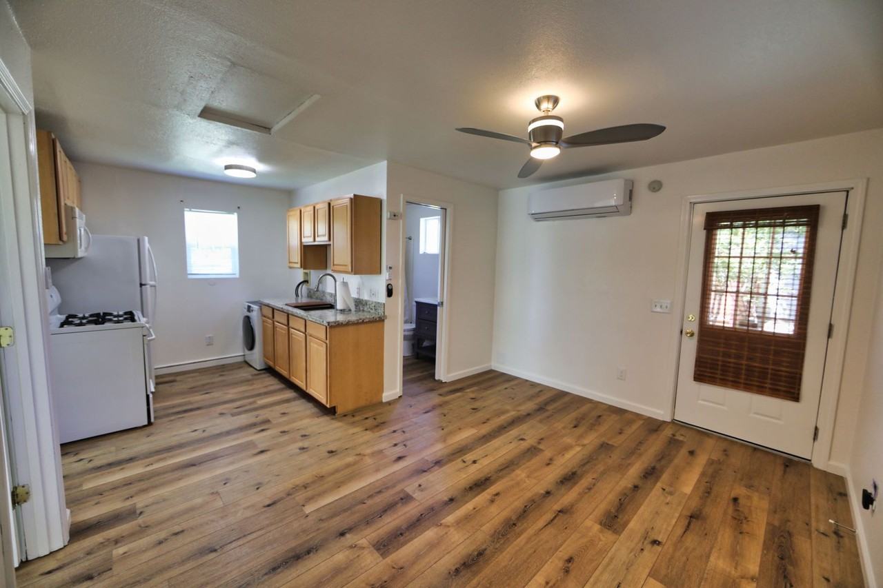 3131 63rd St - Photo 2 of 11