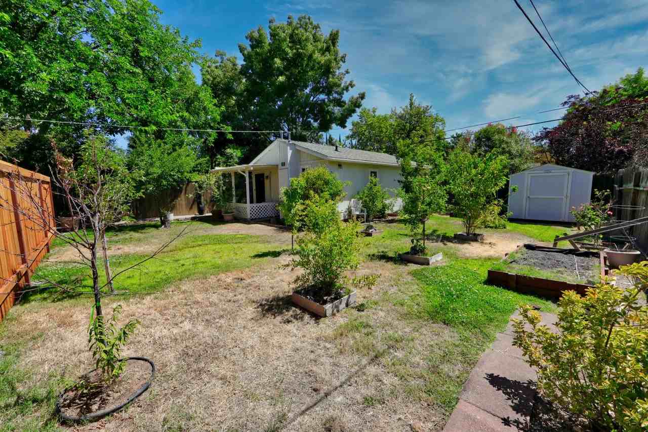 3131 63rd St - Photo 2 of 11