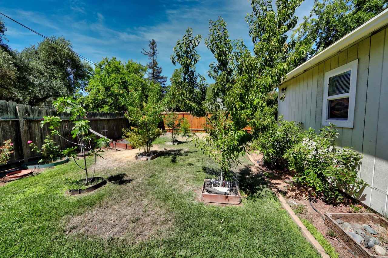 3131 63rd St - Photo 4 of 11