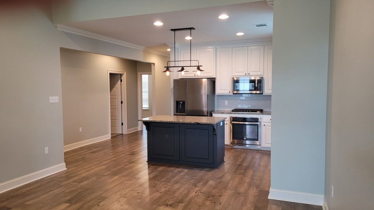 2618 Cresthaven Ave - Photo 3 of 15