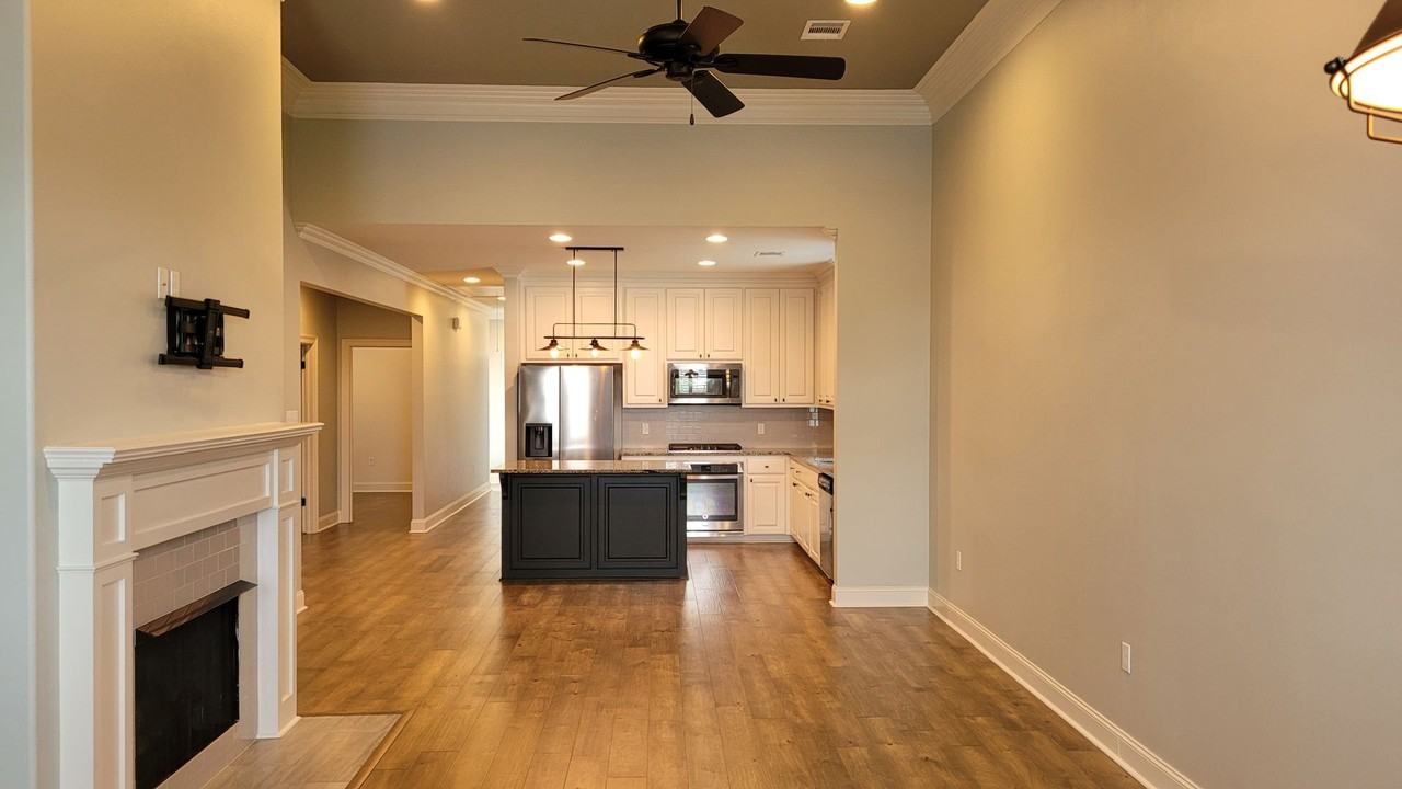 2618 Cresthaven Ave - Photo 6 of 15