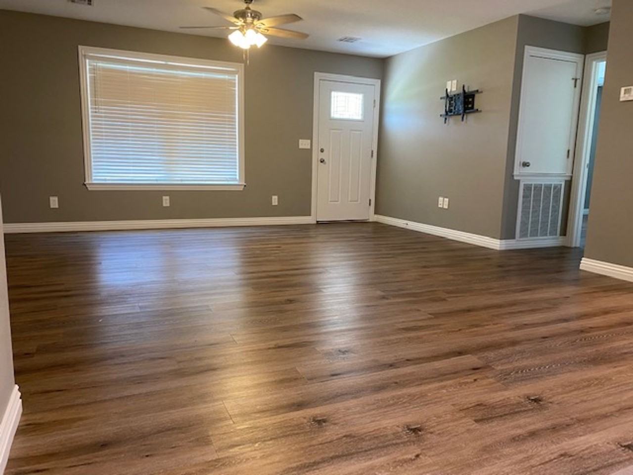 6301 Old 60 Dr - Photo 2 of 14