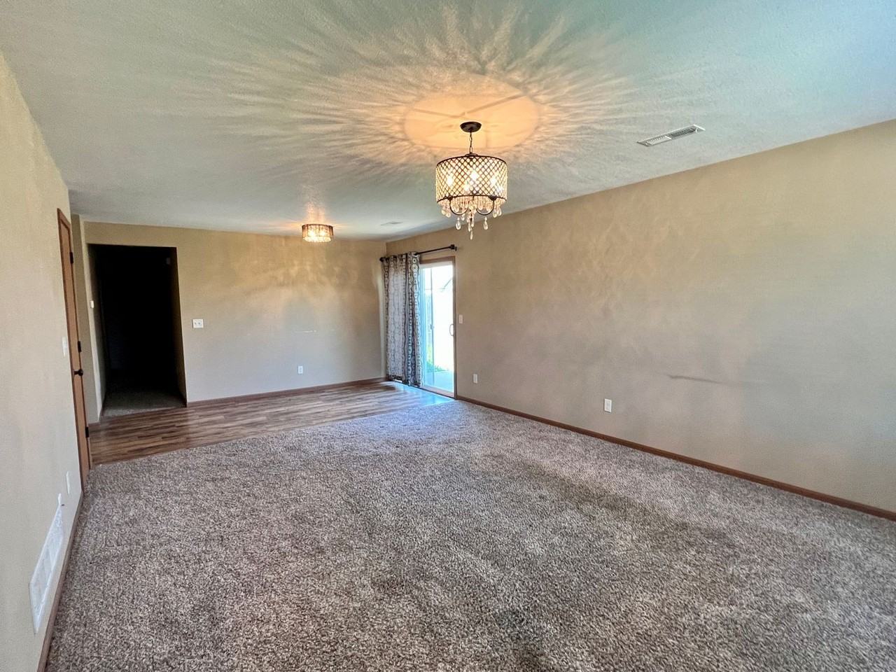 619 Terry Dr - Photo 3 of 17