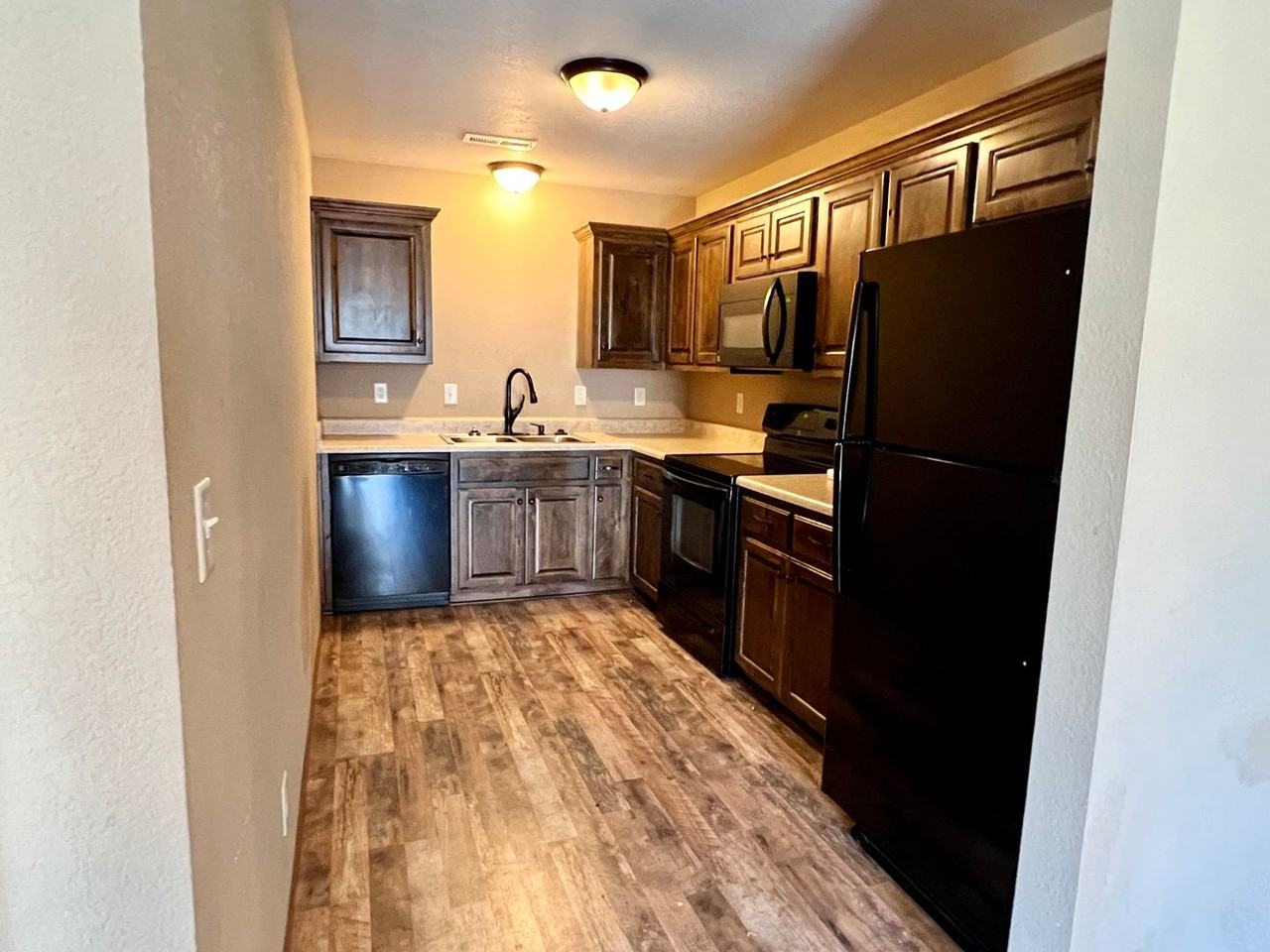 619 Terry Dr - Photo 5 of 17